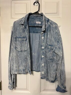 Acid wash cropped denim shirt